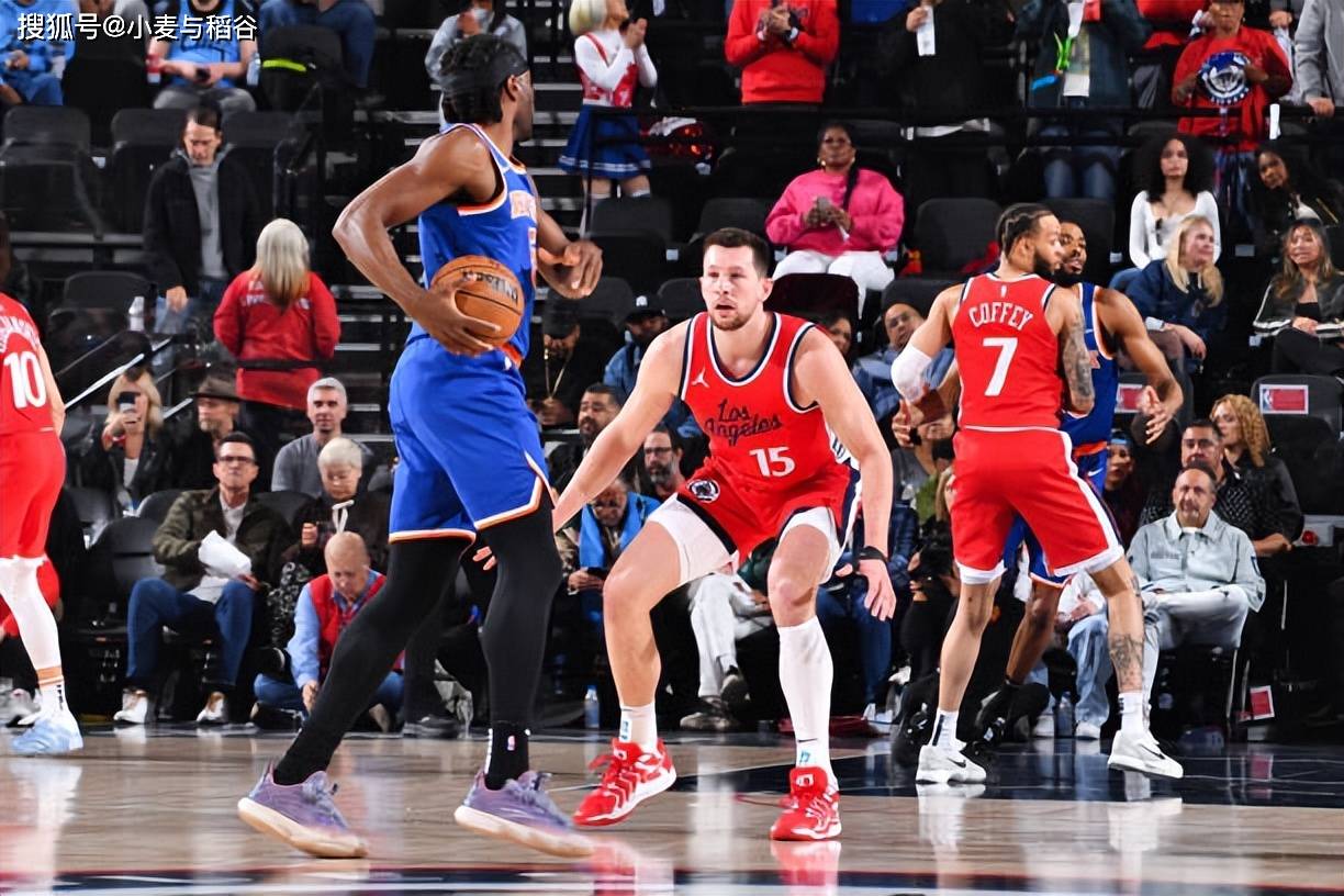 企鹅直播-NBA快船交易第2步：正式裁掉中锋尤班克斯&amp;度过澄清期将加盟国王(快船交易最新队员名单)