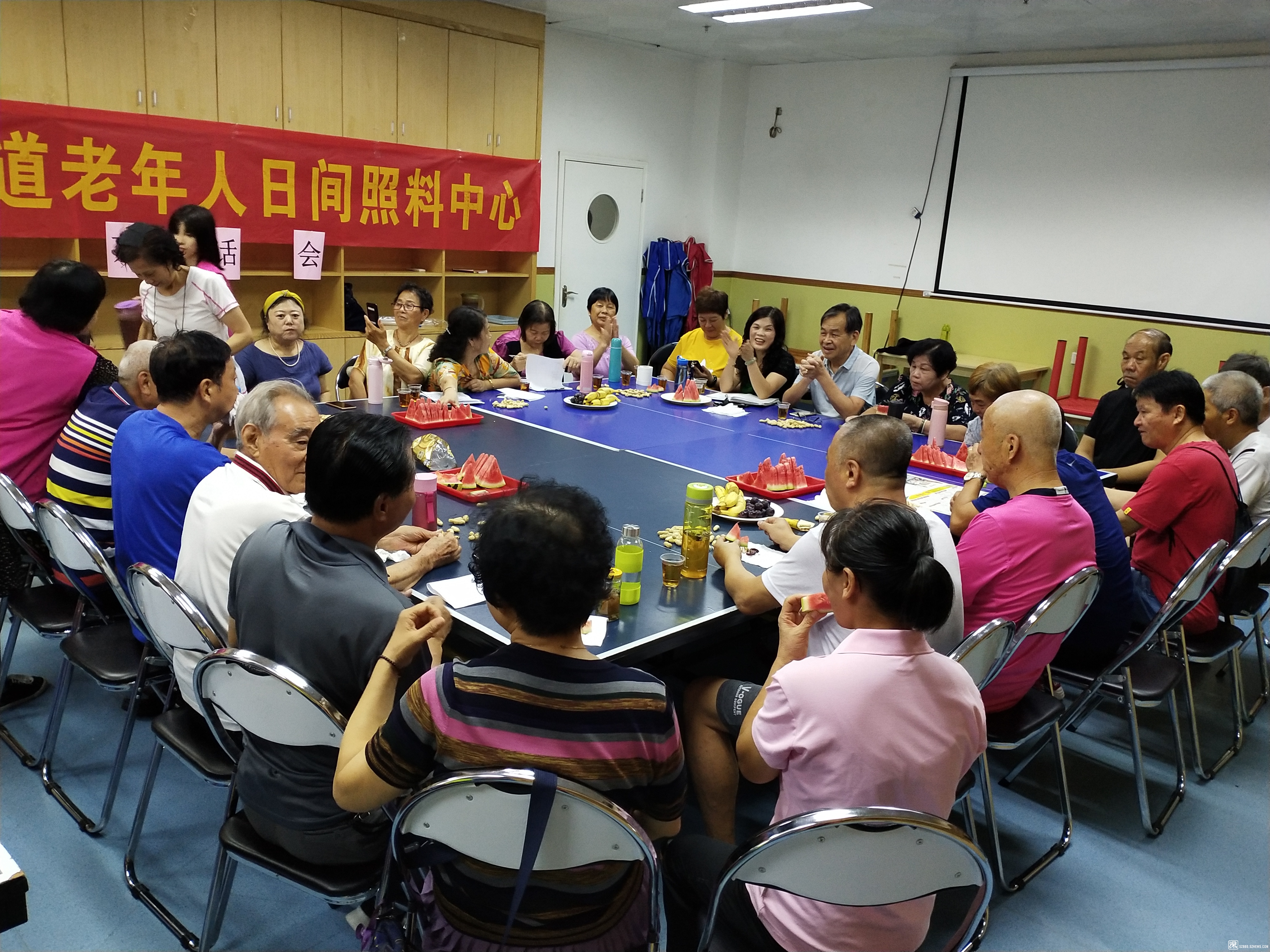企鹅直播-同心协力！运动员团队合作，共享成功果实(运动会团队合作的心得和感悟)